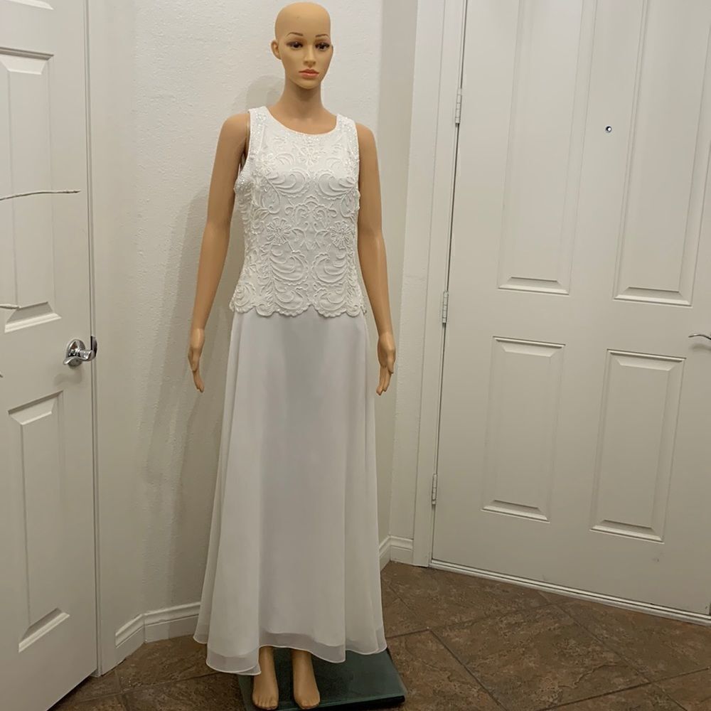 JKARA NEW YORK Womans Dress Sz 10 Beaded Wedding Formal Evening India Polyester